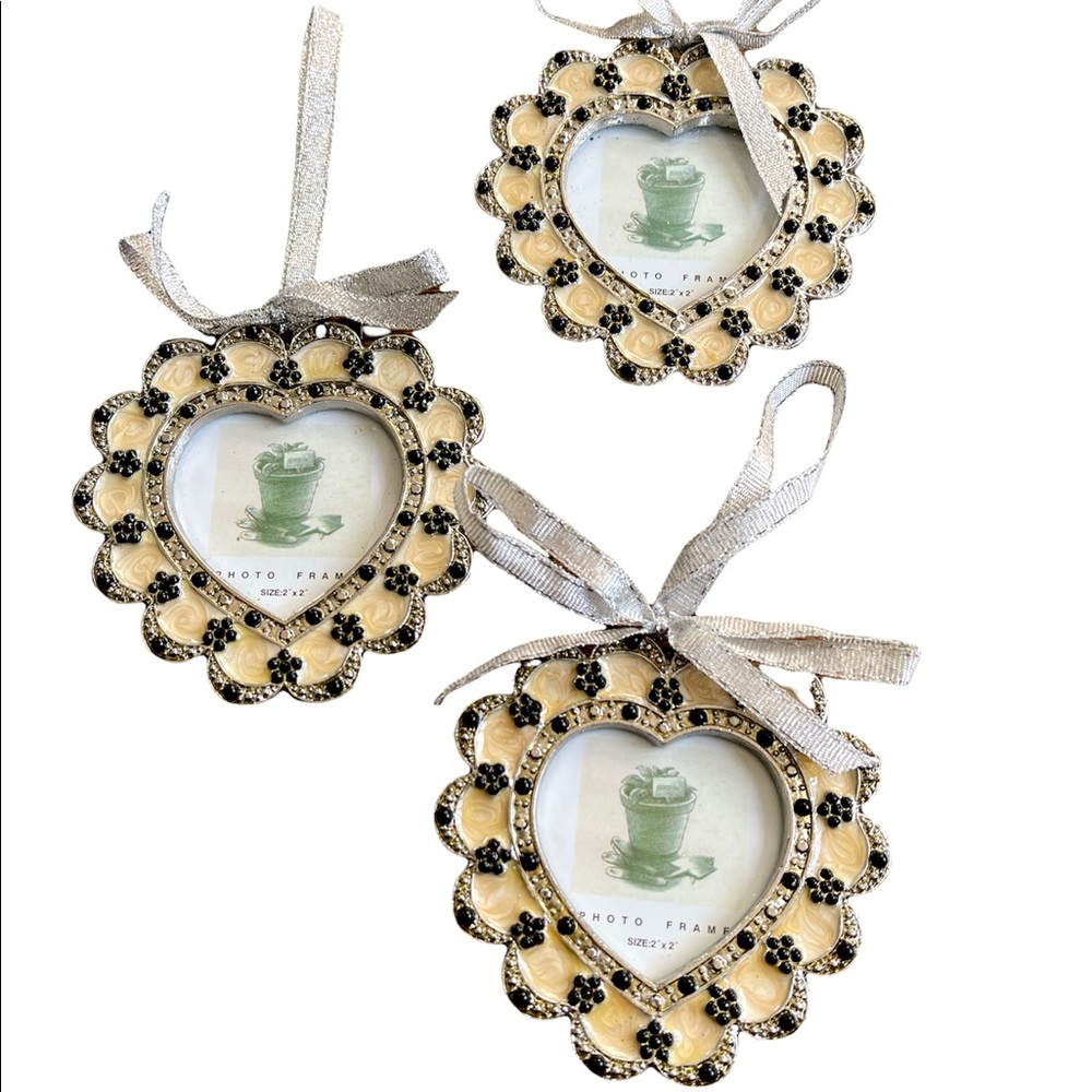 Black/Cream Metal Photo Frame Ornaments with Black Accent Beading